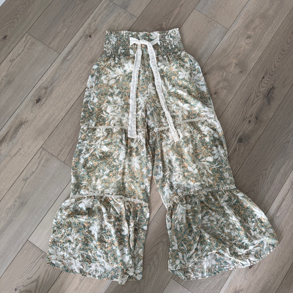 Miss Me Floral Wide Leg Pants with Lace Detail - Picture 2 of 4